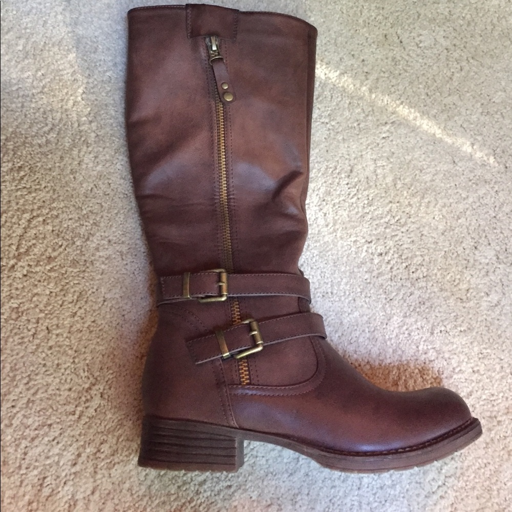 Knee high brown boots size 9